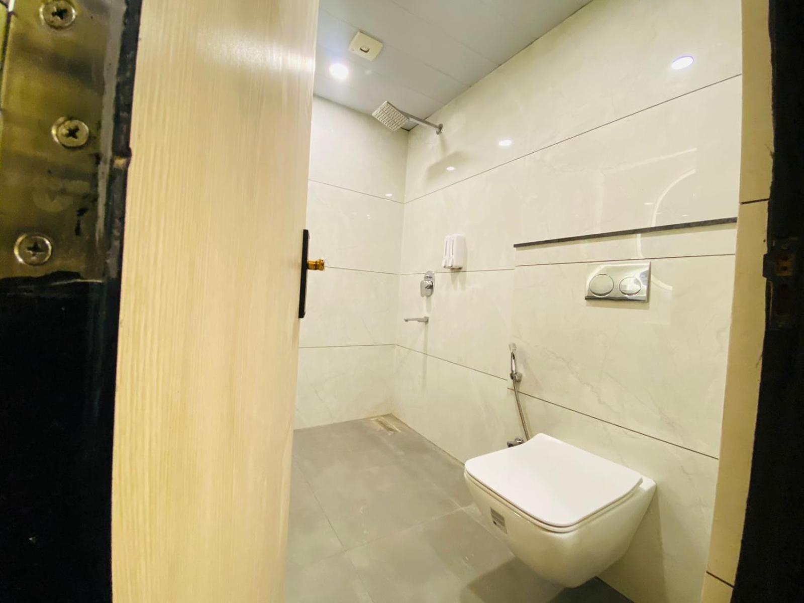 Hotel Holiday Grand Greater Noida Exteriér fotografie
