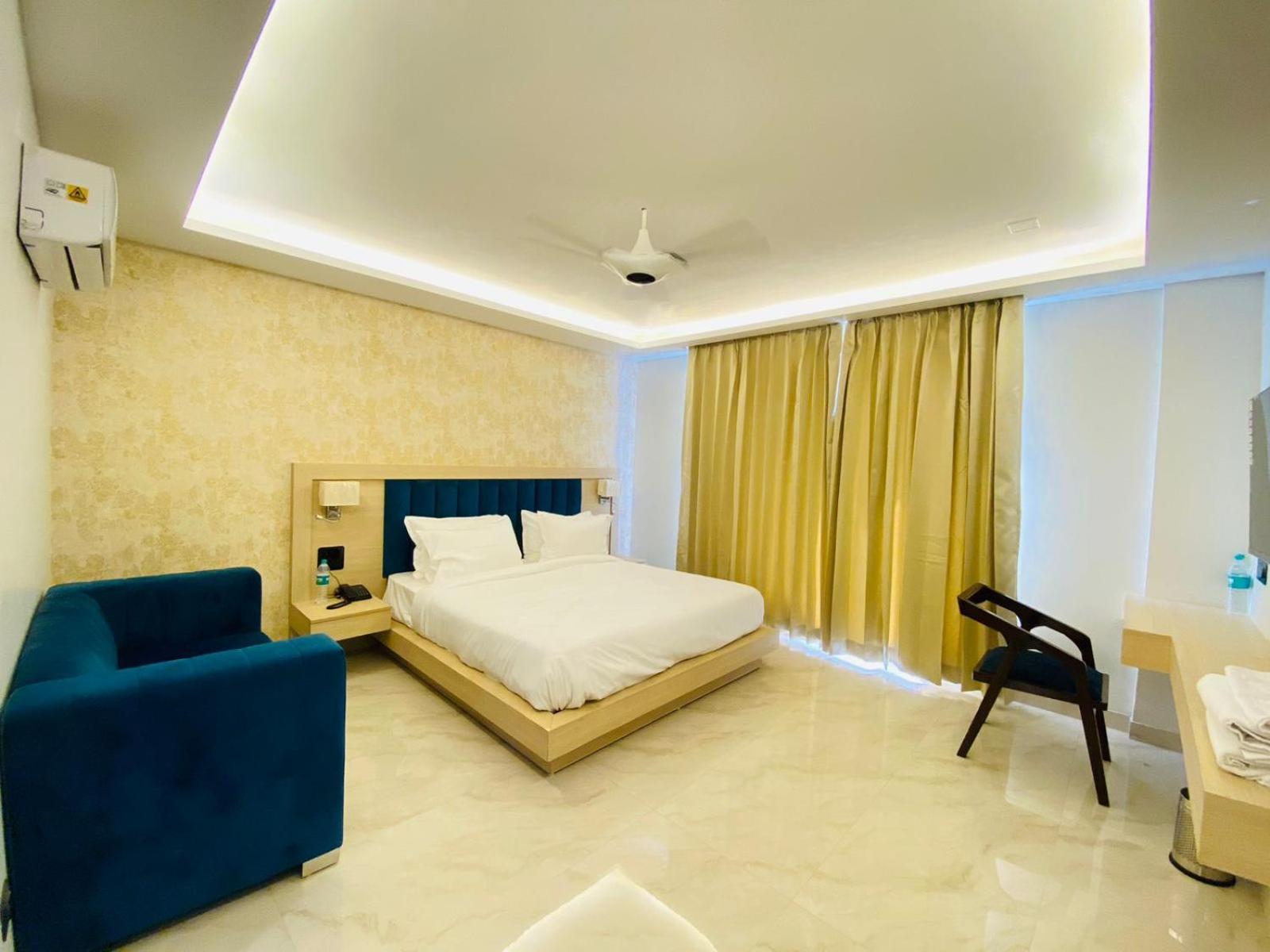 Hotel Holiday Grand Greater Noida Exteriér fotografie