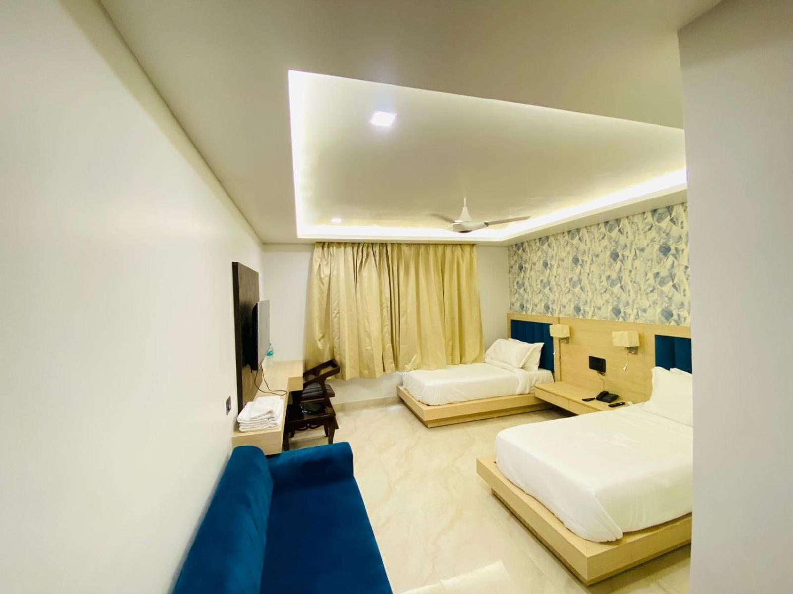 Hotel Holiday Grand Greater Noida Exteriér fotografie