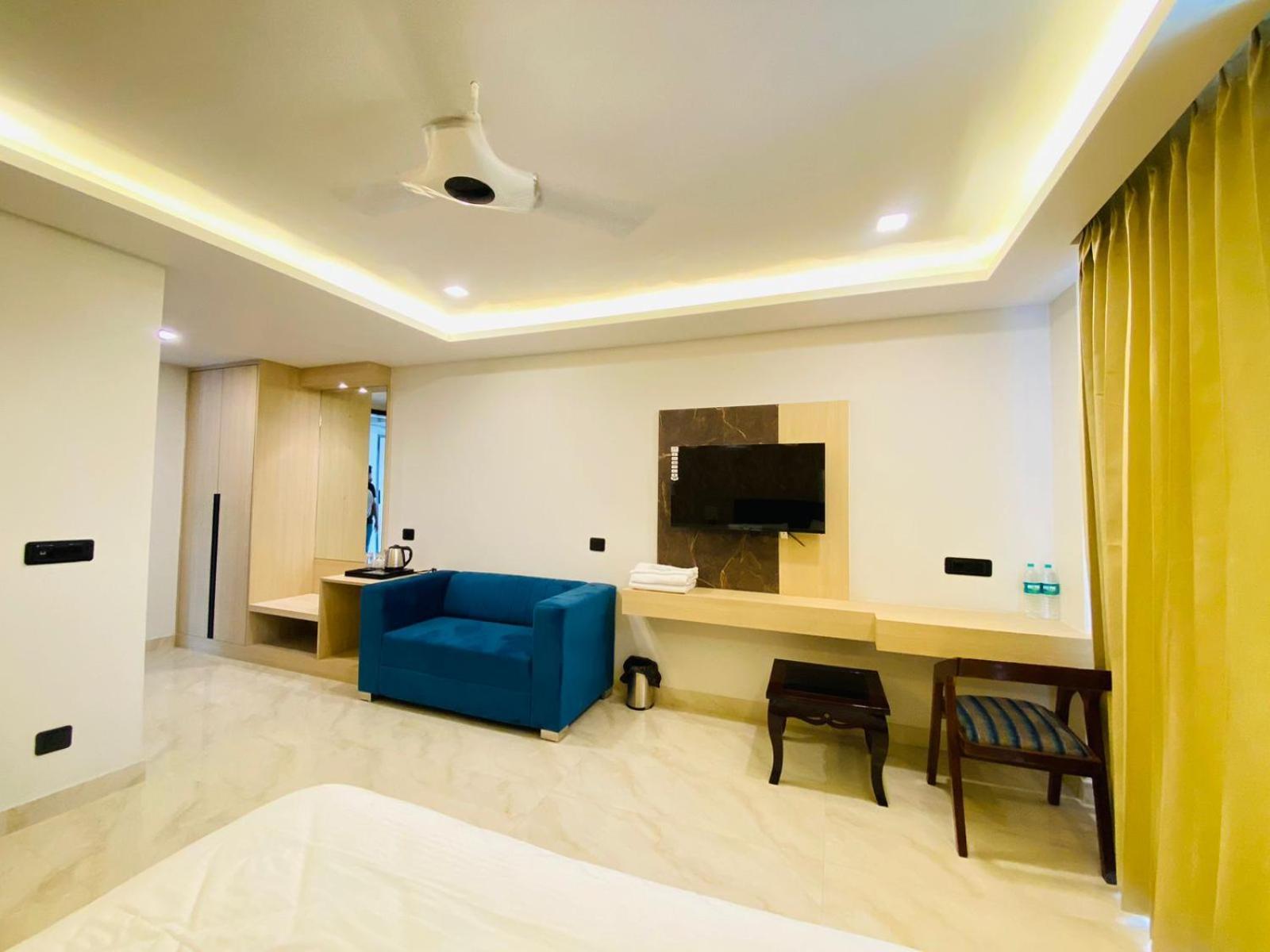 Hotel Holiday Grand Greater Noida Exteriér fotografie
