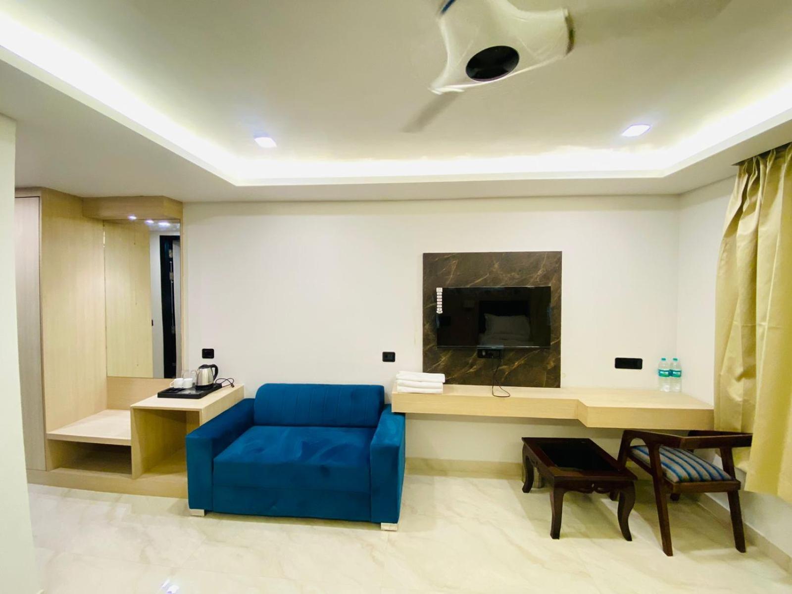 Hotel Holiday Grand Greater Noida Exteriér fotografie