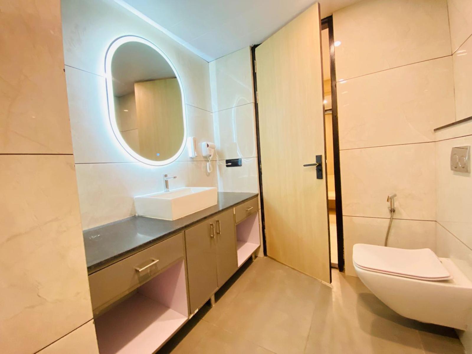 Hotel Holiday Grand Greater Noida Exteriér fotografie