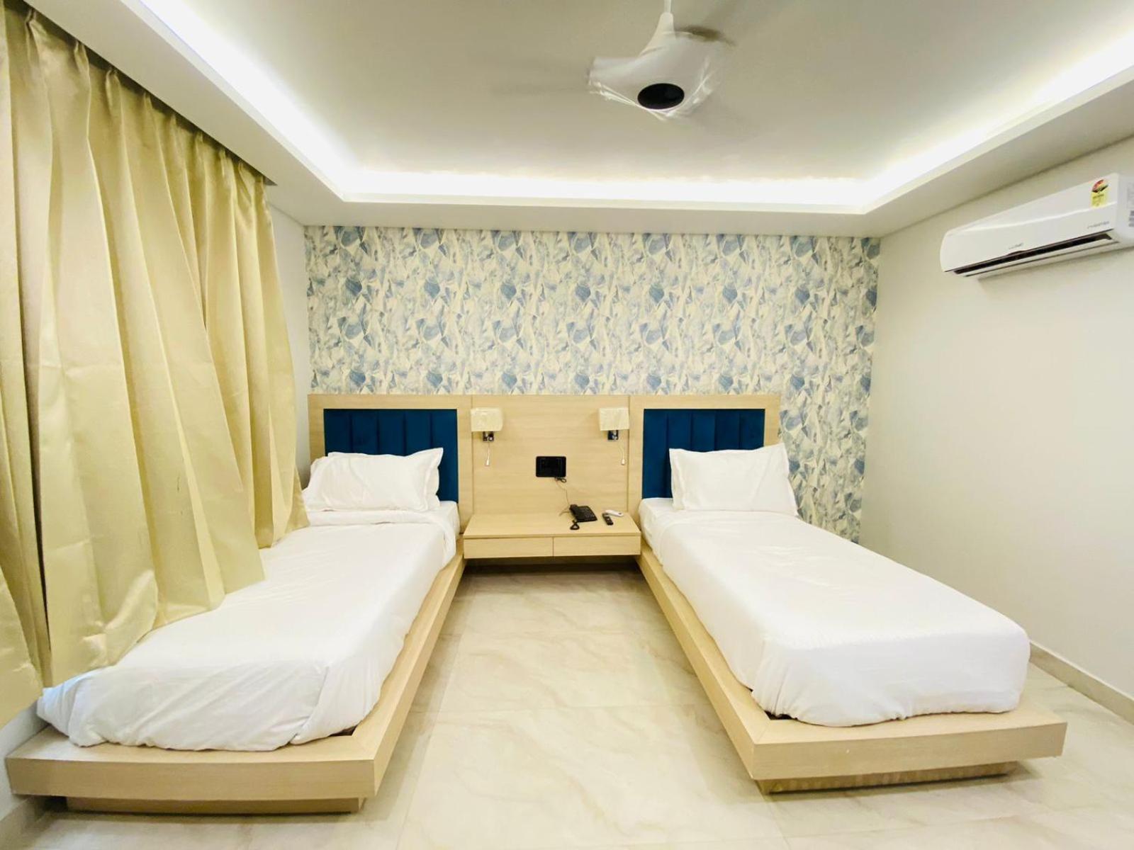 Hotel Holiday Grand Greater Noida Exteriér fotografie
