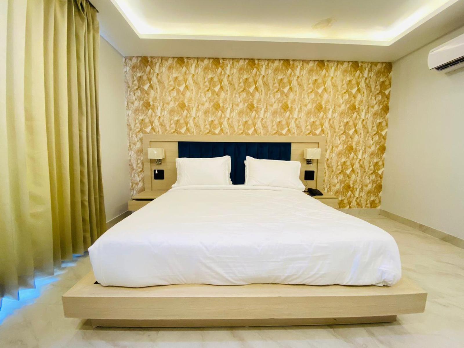 Hotel Holiday Grand Greater Noida Exteriér fotografie