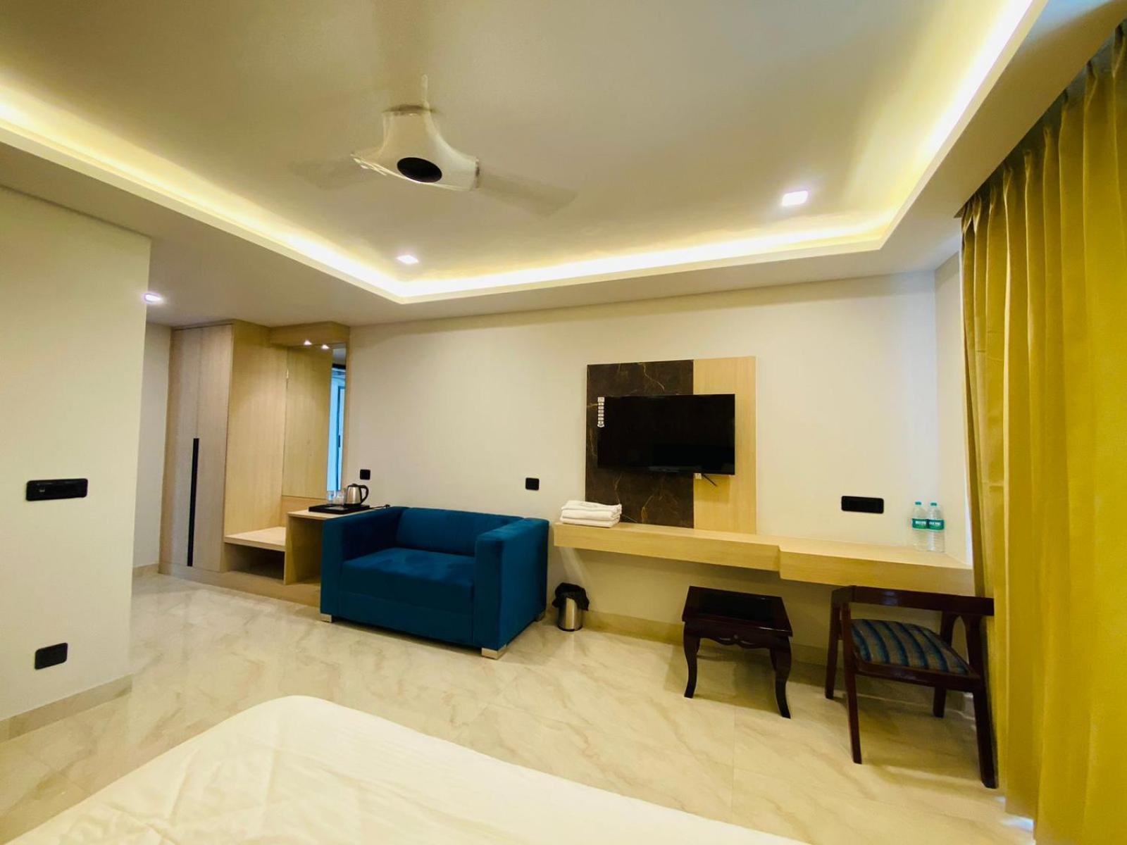 Hotel Holiday Grand Greater Noida Exteriér fotografie