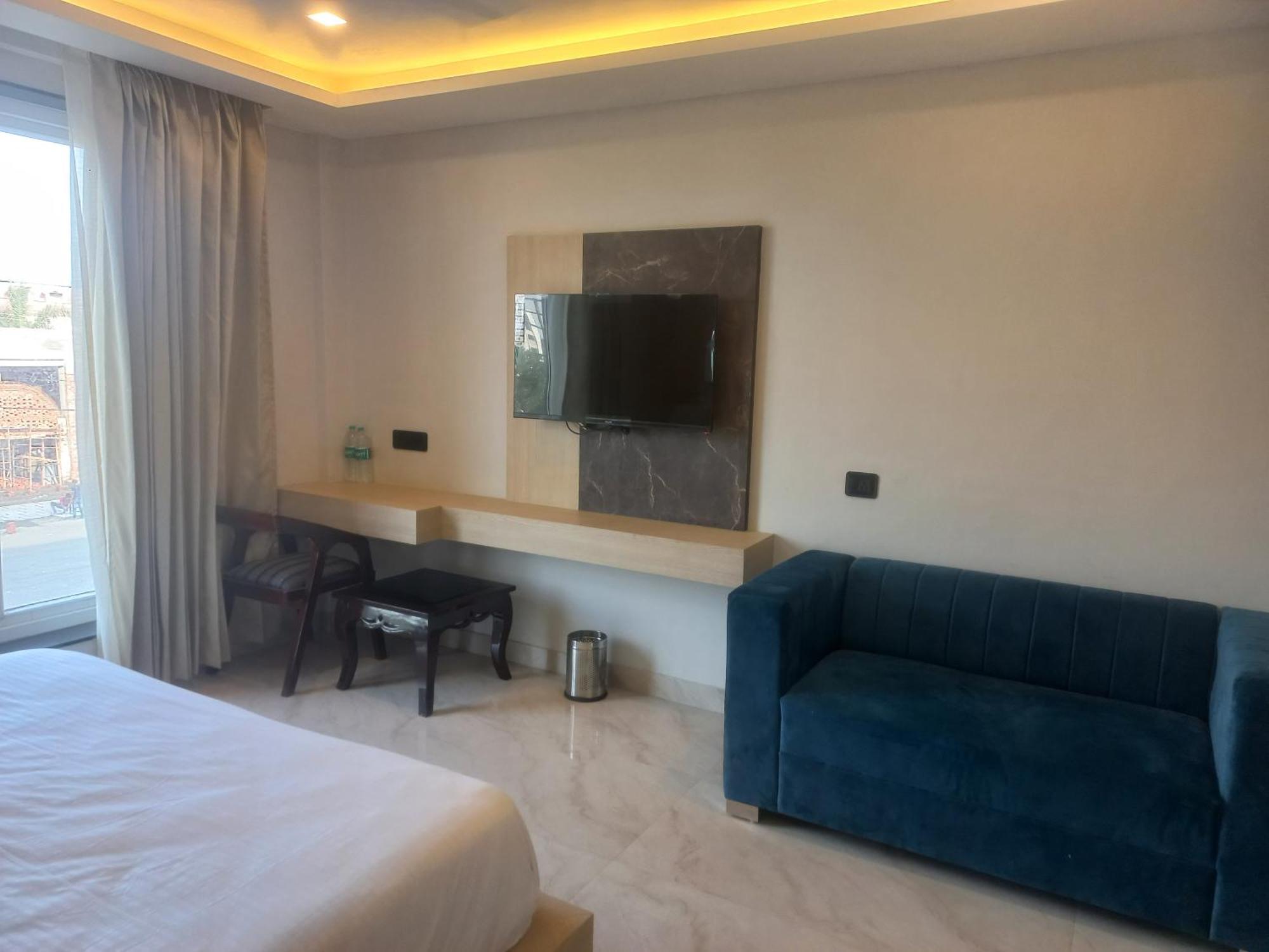 Hotel Holiday Grand Greater Noida Exteriér fotografie